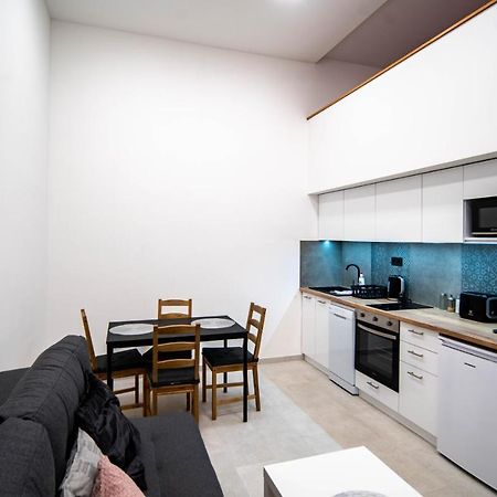 Free Parking Basilica Rob'S Home - Ac, Wi-Fi, Smart Tv ブダペスト エクステリア 写真